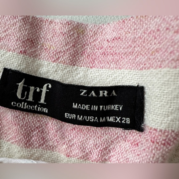 Zara TRF women short.  Although the size shows M, its measurement is for an S. - Picture 4 of 4